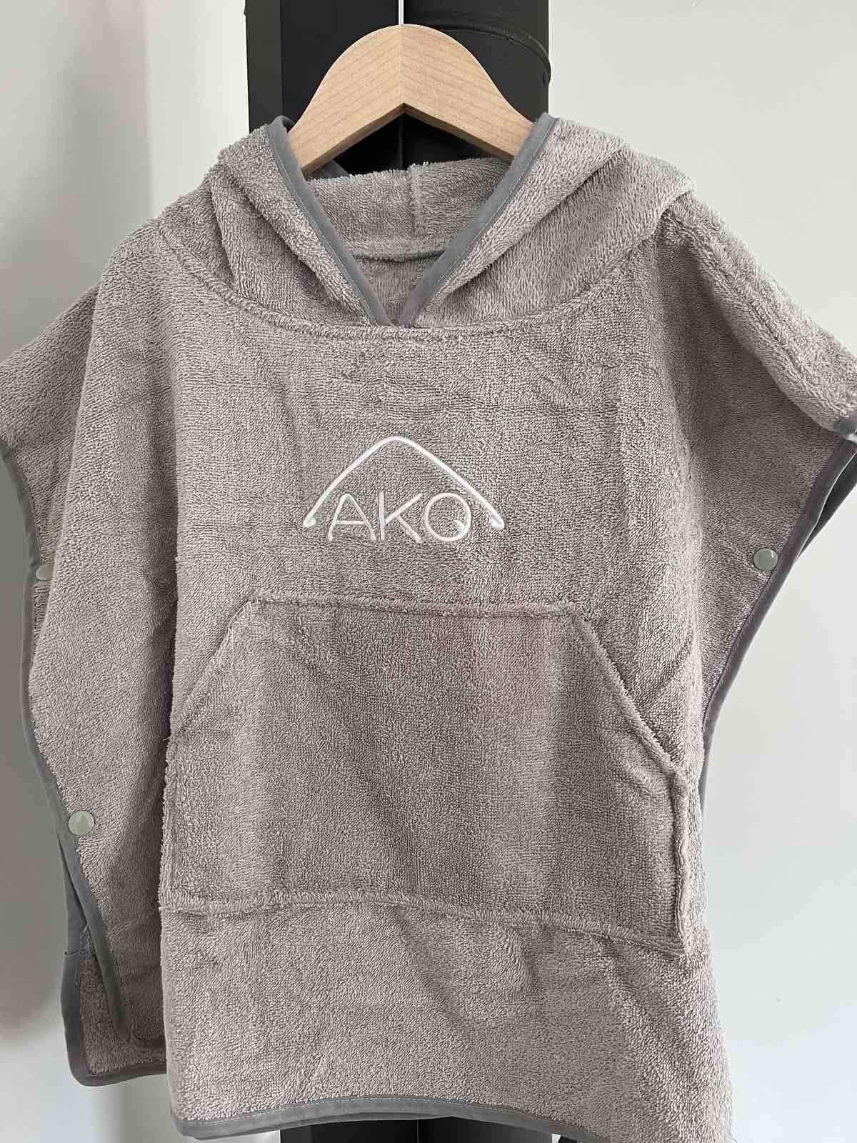 Tauera (Hooded)